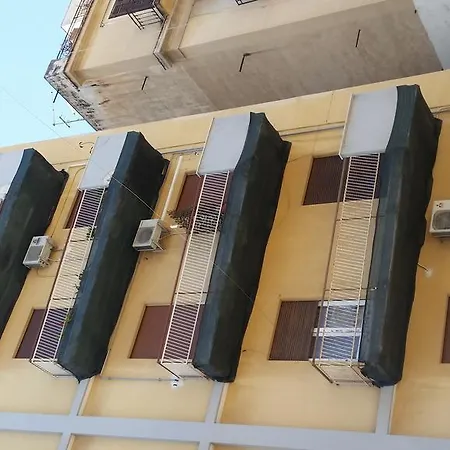 Casa Chiaramonte Палермо